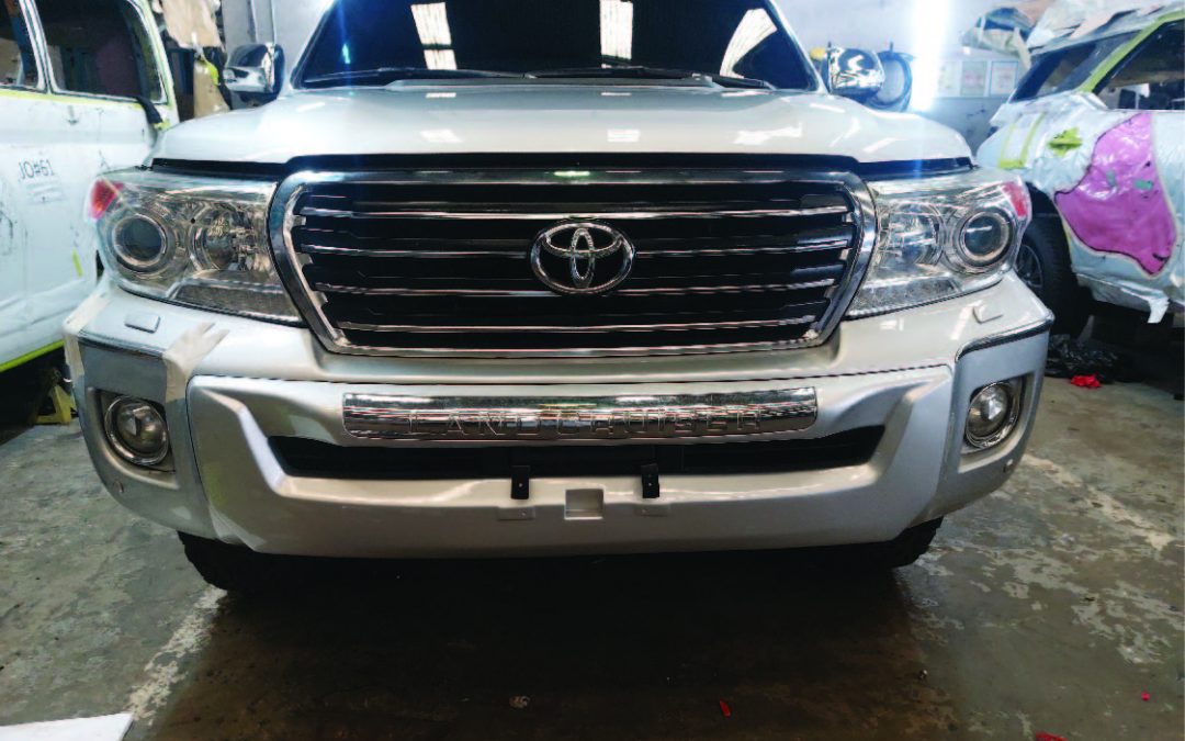 2019 Toyota Land Cruiser (Gray)