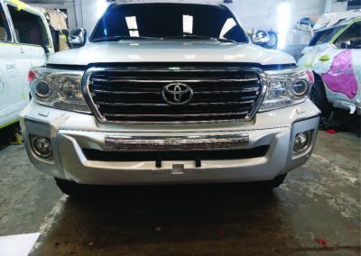 2019 Toyota Land Cruiser (Gray)