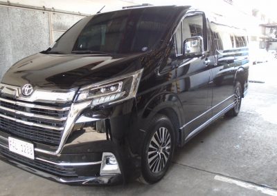 2020 Toyota Super Grandia Elite (Black)