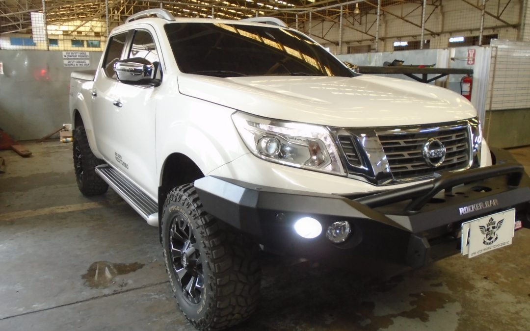 2018 Nissan Navara (White)