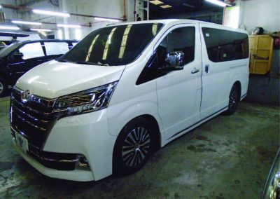 2019 Toyota Super Grandia Elite (White)